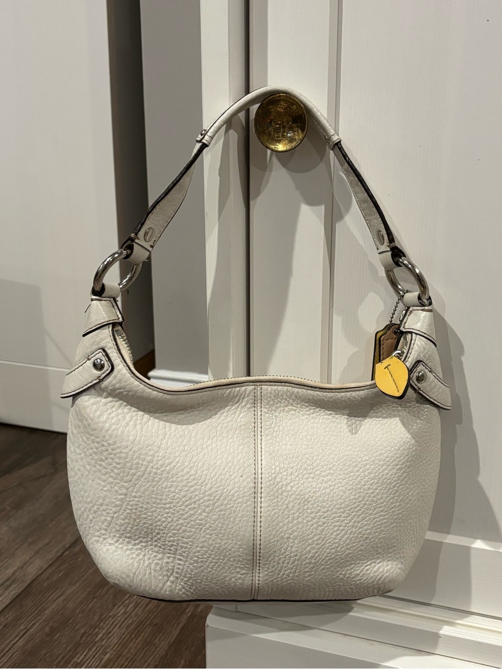 Y2K / Late 2000s Retro white pebbled leather Coach Penelope hobo shoulder bag - Picture 2 of 9